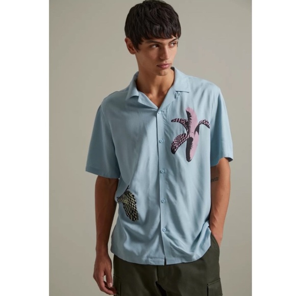 UO Pop Art Graphic Camp Collar Shirt - Picture 1 of 4